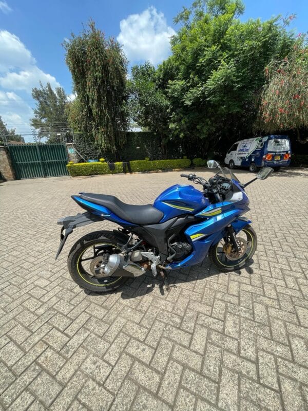 2017 Suzuki GSX 150 - Image 2