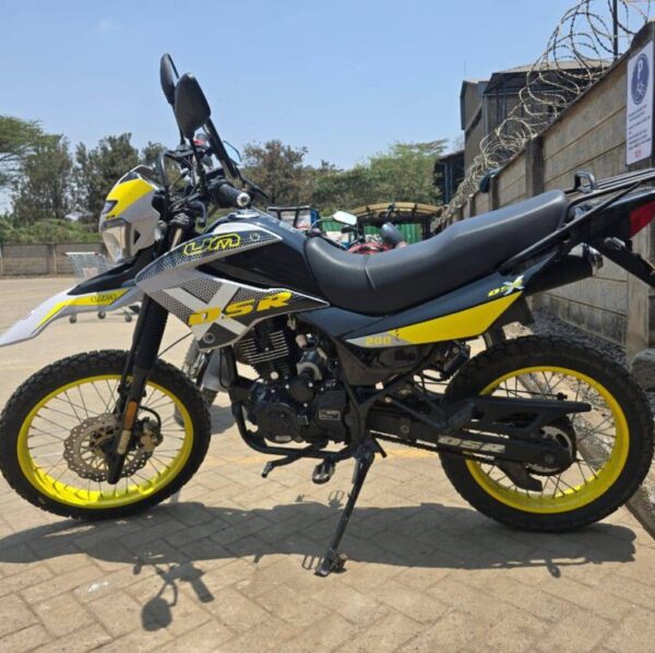 2025 UM DSR 200