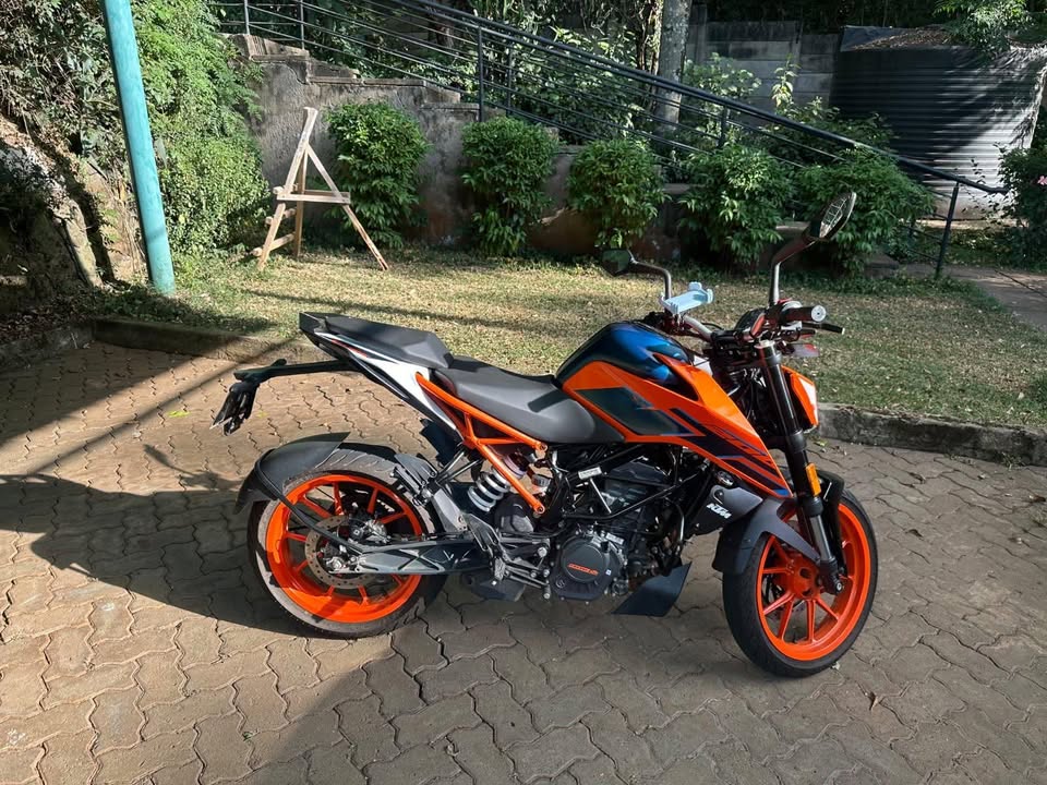 2024 KTM Duke 200